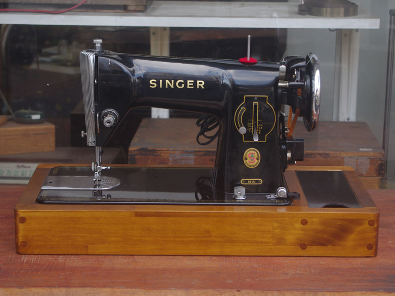 No.443 SINGER 191U シンガー家庭用ミシン 飽きがこない定番ブラック
